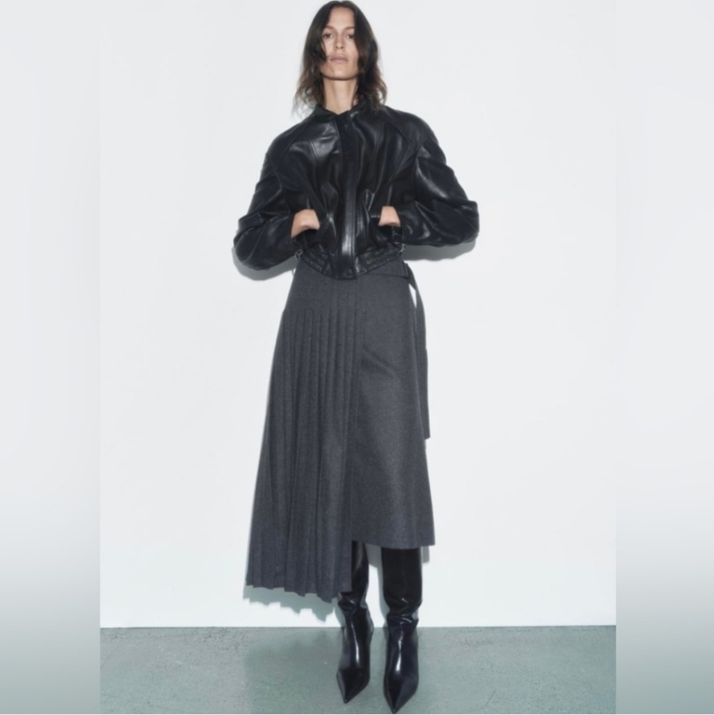 Zara NWTs Asymmetric Box Pleat Skirt Limited Edition